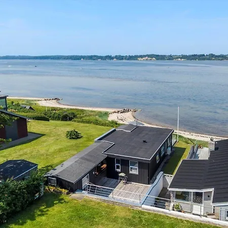 Lf15135-farso-strandvejen-35-b Feriehus Hvalpsund