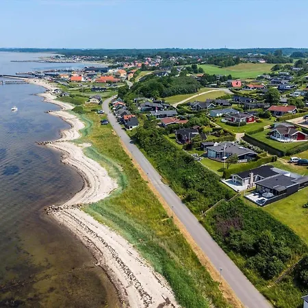 Lf15135-farso-strandvejen-35-b * Hvalpsund